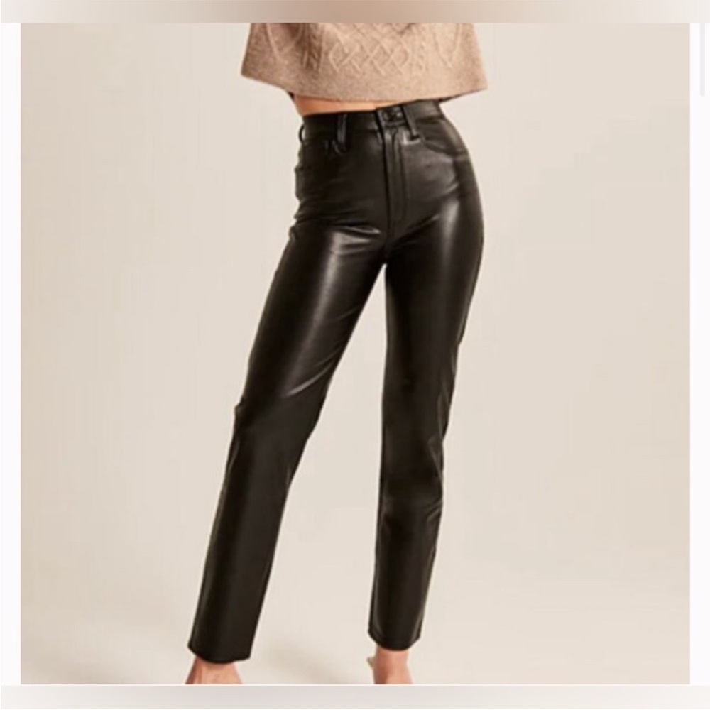 Abercrombie & Fitch The Ankle Straight Ultra High Rise Faux Leather Short Pants